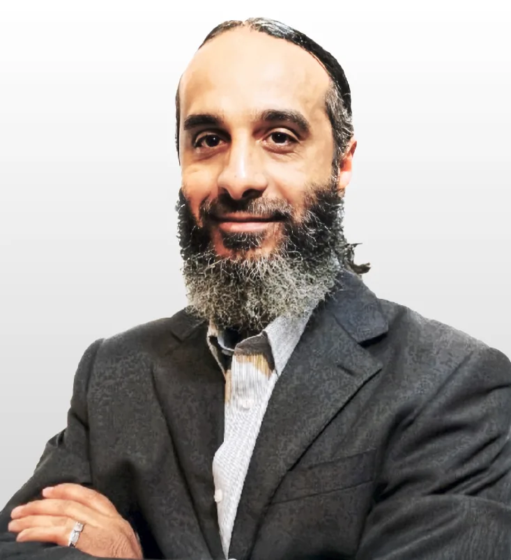 حاتم الحجري، مساعد مالي